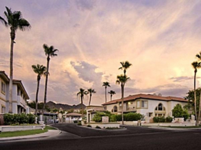  Affordable Luxury in the Valley of the Sun!  Финикс
